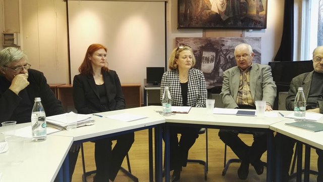 Круглый стол, посвященный проблемам обучения художников по специальности станковая и театрально-декорационная живопись — фотография 3